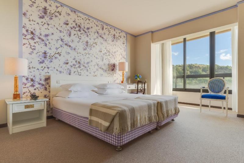 Double Room with Garden View image 1