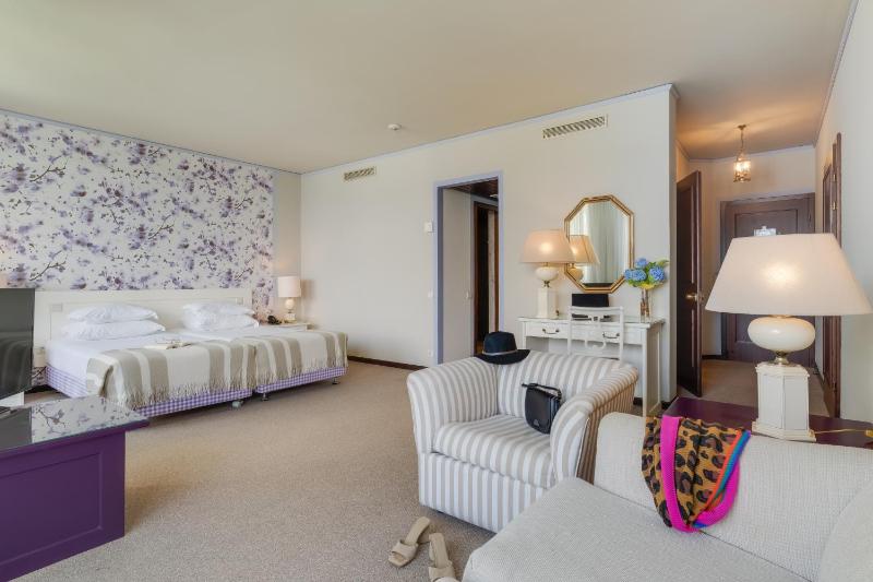 Junior Suite with Sea View image 4