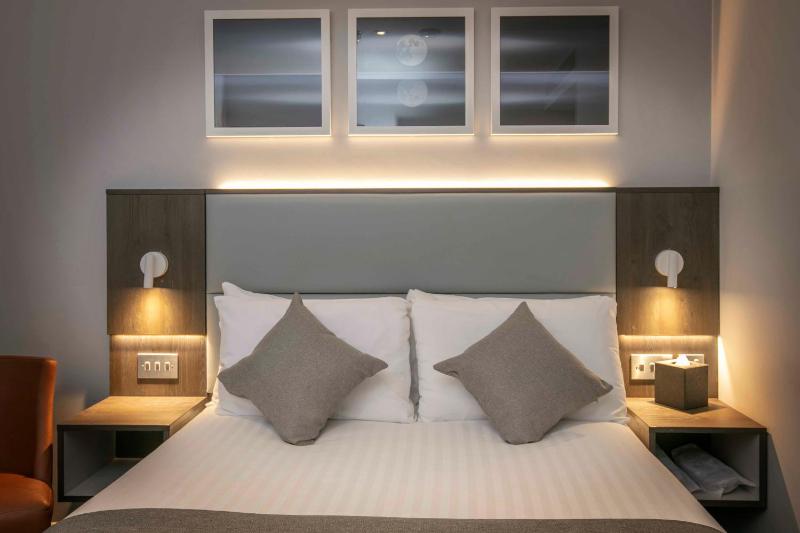 Standard Double Room - No Window image 2