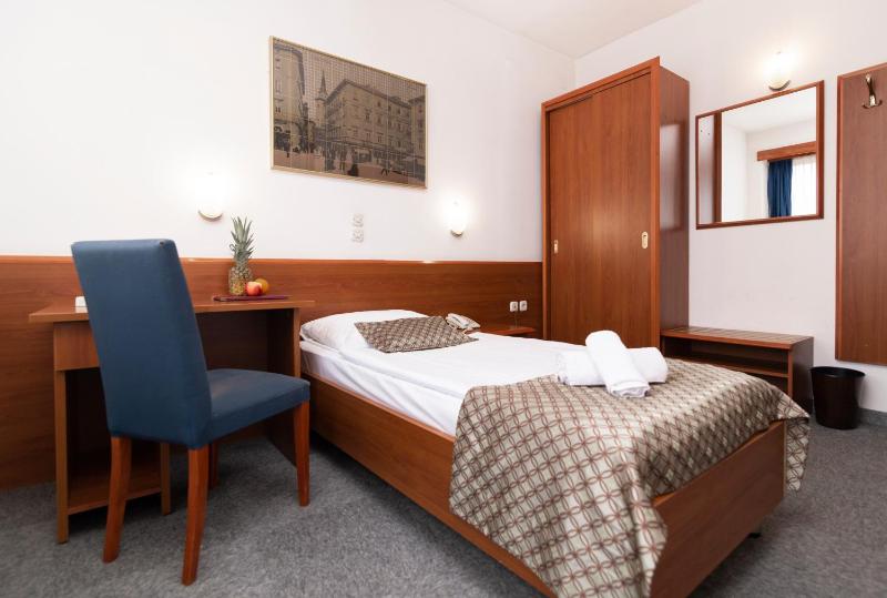 Standard Single Room image 1