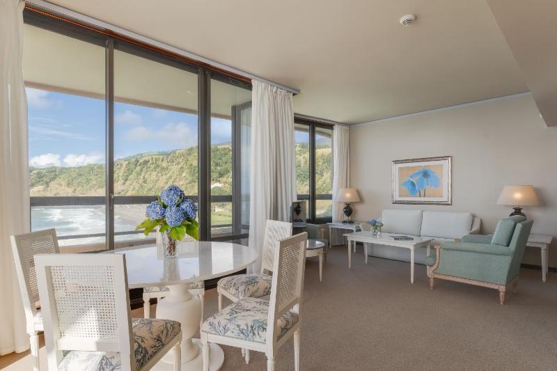 Senior Suite with Sea View image 1