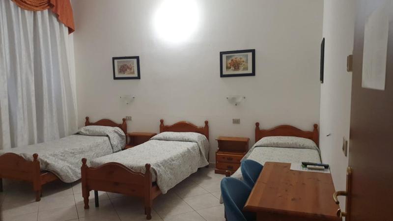 Triple Room image 3