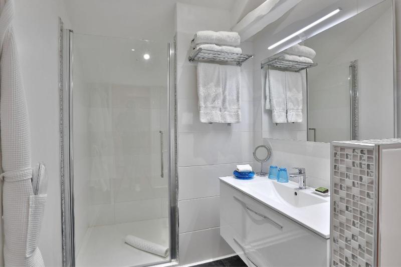 Double Room image 2