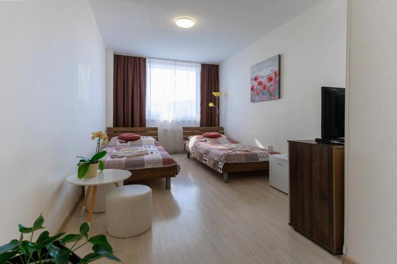 Superior Twin Room image 3