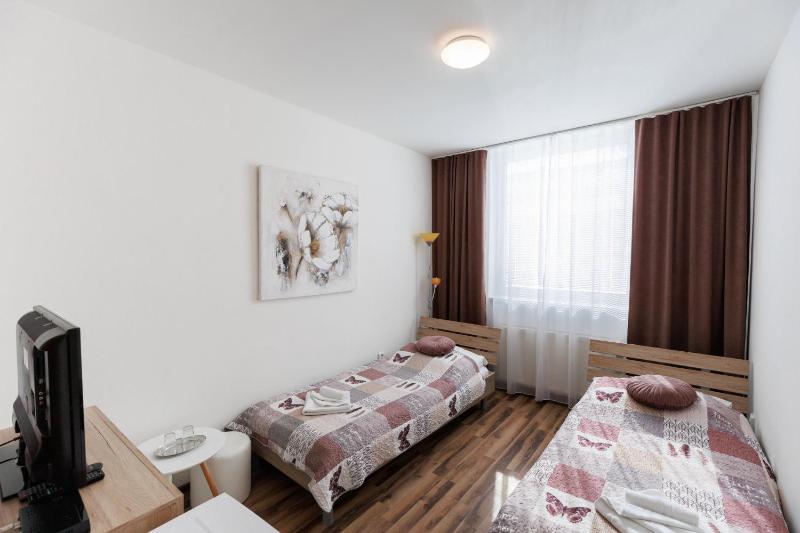 Superior Twin Room image 4
