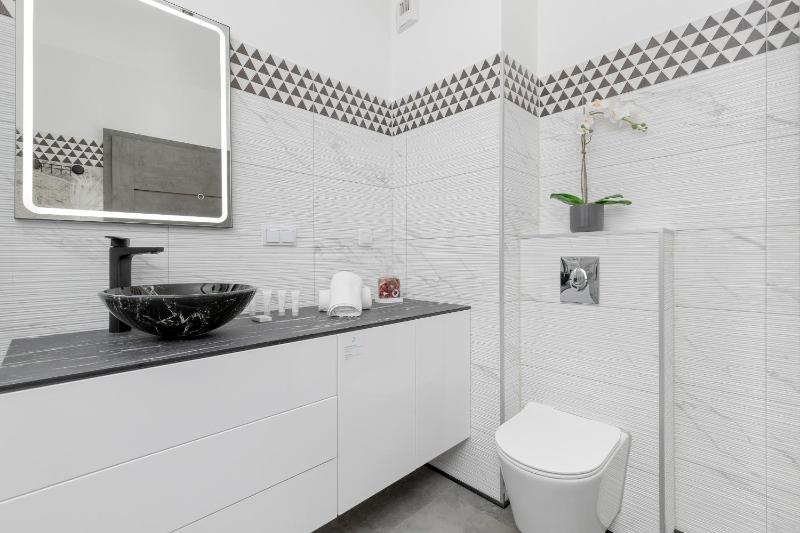 Modern Apartment Close to the Beach in Gdańsk by Noclegi Renters - image 13