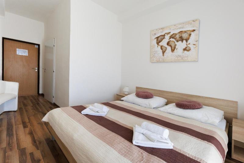 Double Room with Balcony image 3
