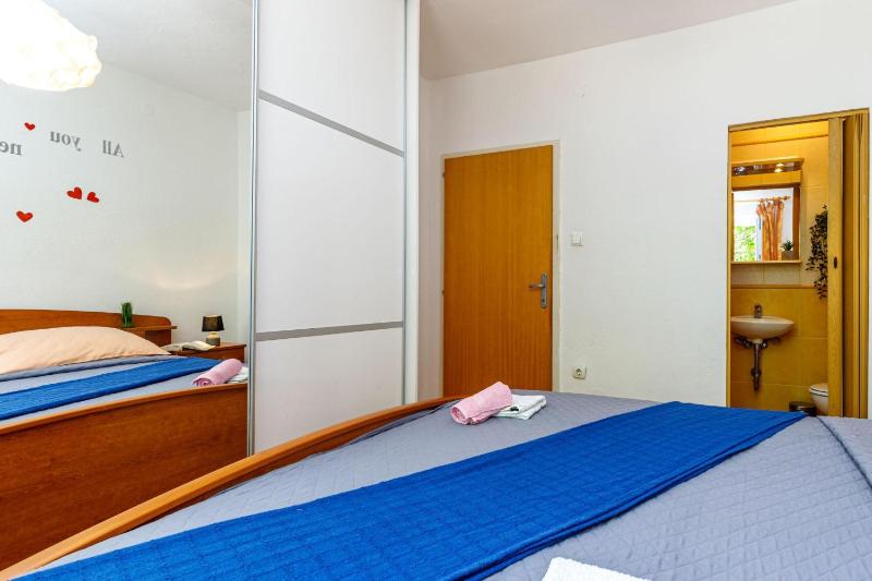Beachside Apartment Krk - Happy Rentals - image 11