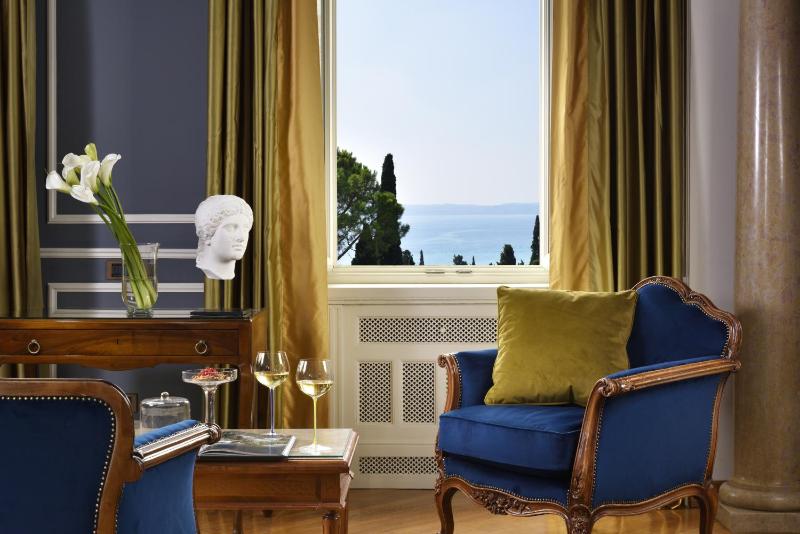 Suite with Lake View image 2