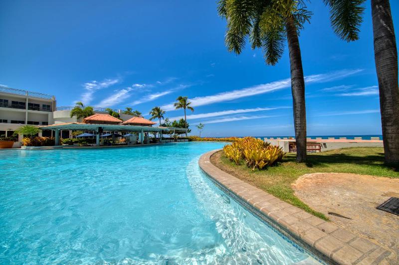 Beach Cabana, Two Double Beds image 4