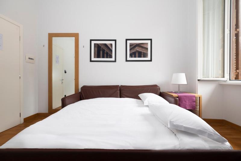 Quadruple Room image 2