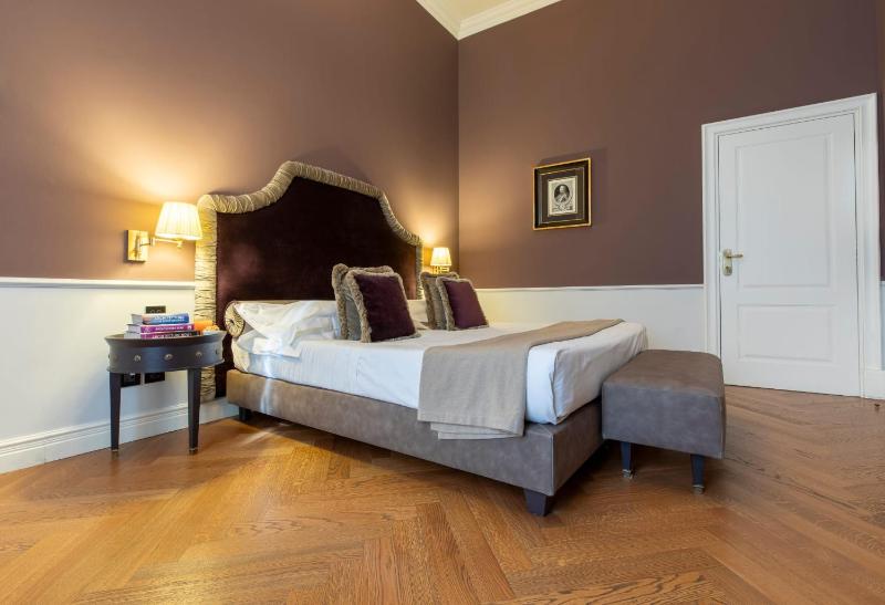Executive Double Room image 4