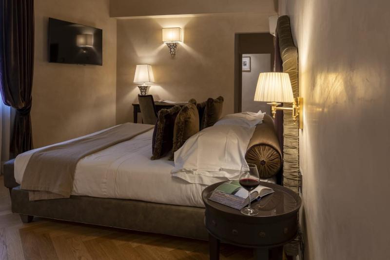 Executive Double Room image 2