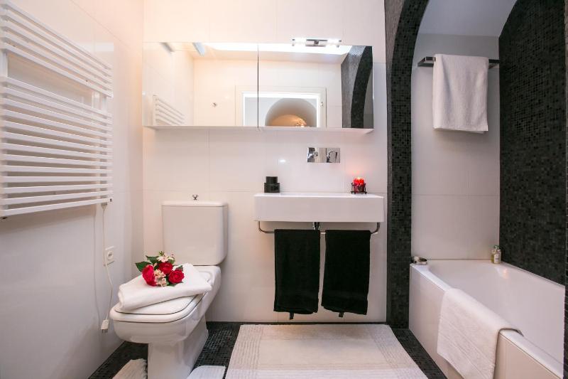 Two-Bedroom Apartment image 3
