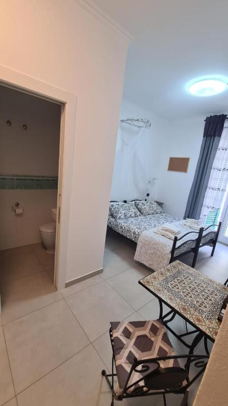 Amici Holidey Camera Stazione Images