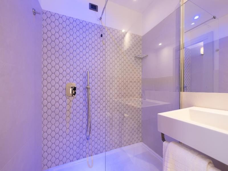 Standard Double Room - Wellness image 4
