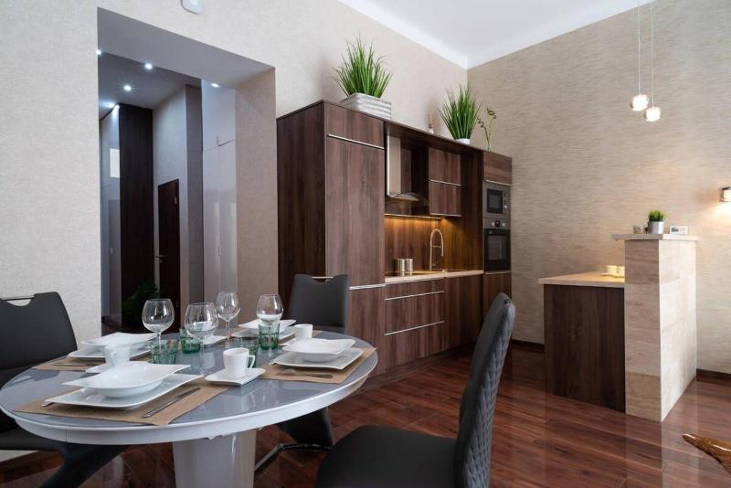 Central Luxy design apartment - image 15