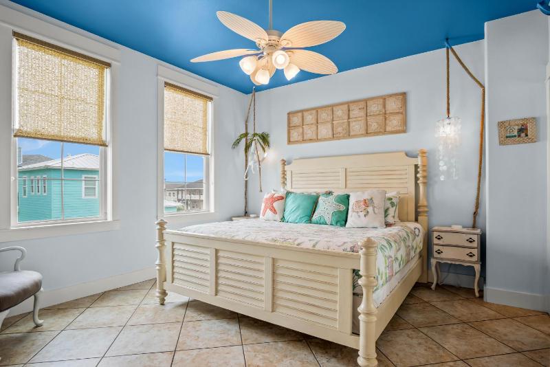 Shell Yeah Beach House - image 7