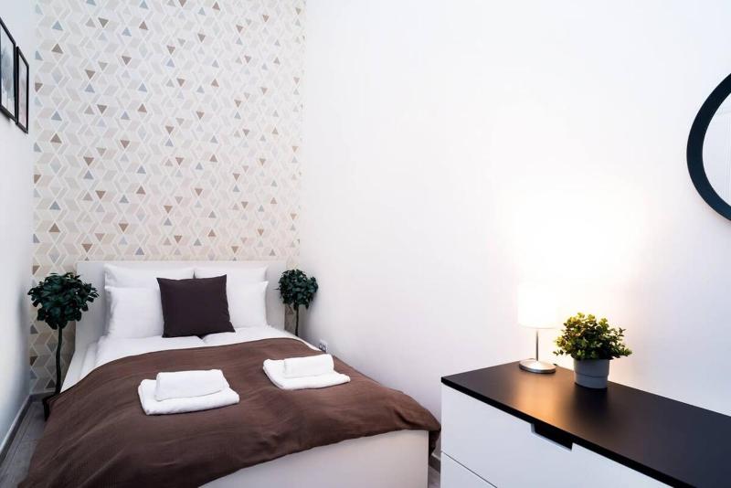 Central and New design apartment - image 13