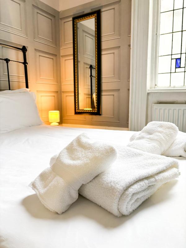 Superior Double Room image 3