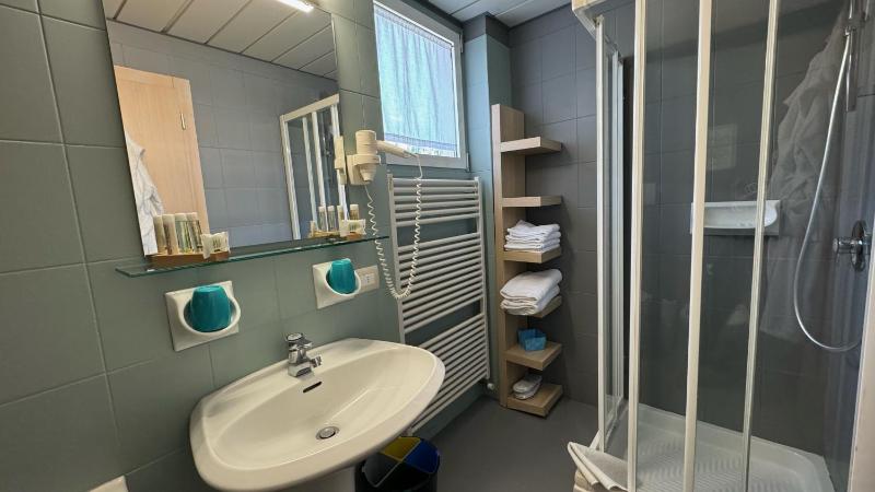 Standard Double Room with Balcony image 4