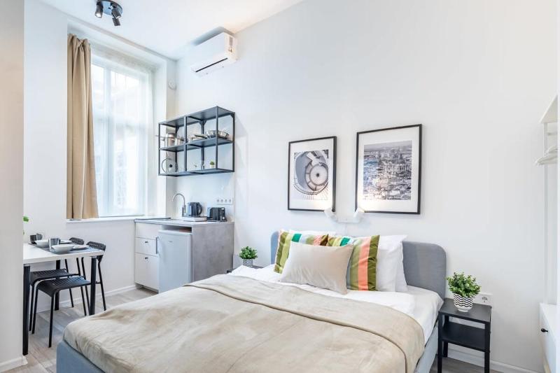 Very Central Charming - NEW - Studio - image 1