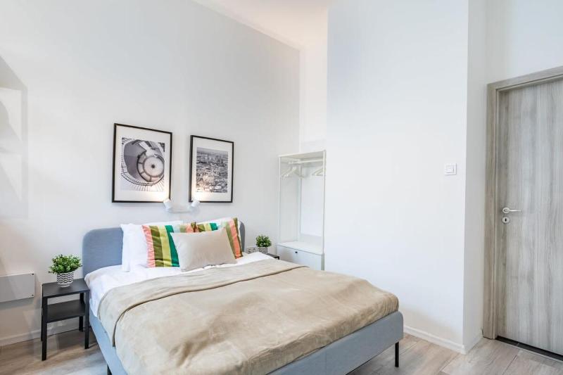 Very Central Charming - NEW - Studio - image 9