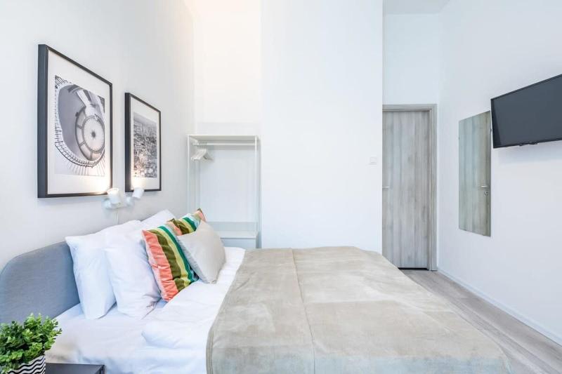 Very Central Charming - NEW - Studio - image 12