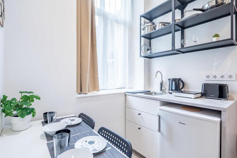Very Central Charming - NEW - Studio - image 6