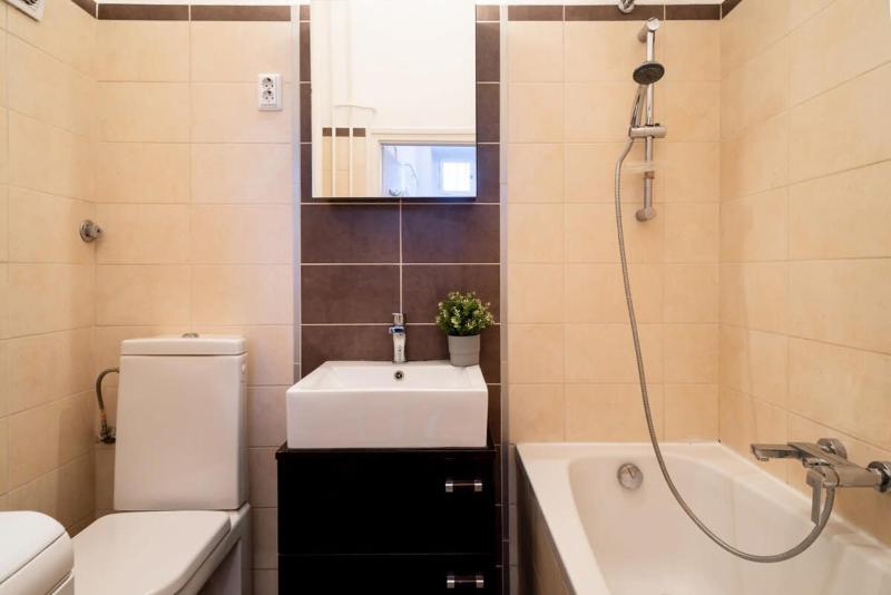 Lovely downtown apartment close to the Basilica - image 8