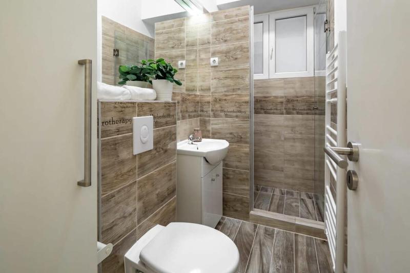 NEW Central and Convenient - image 10