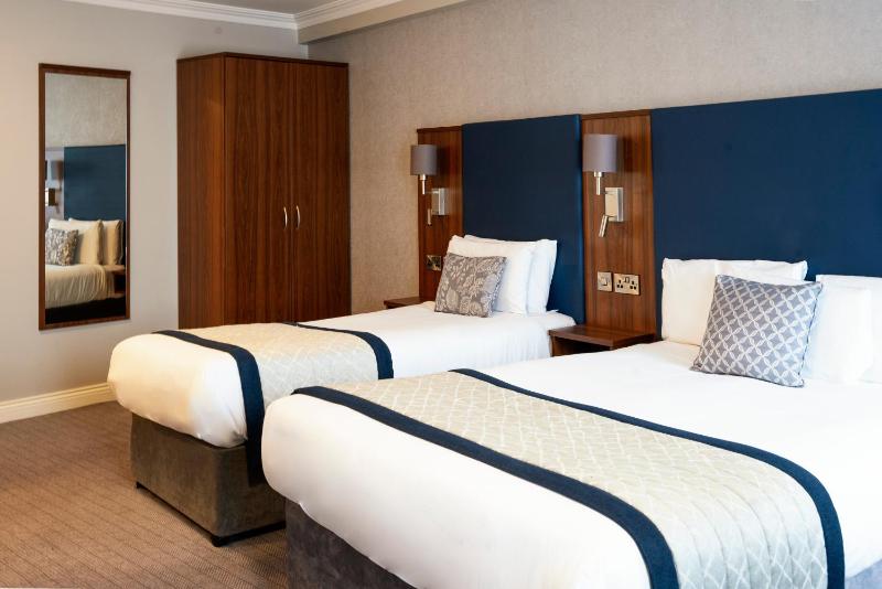 Quadruple Room image 4