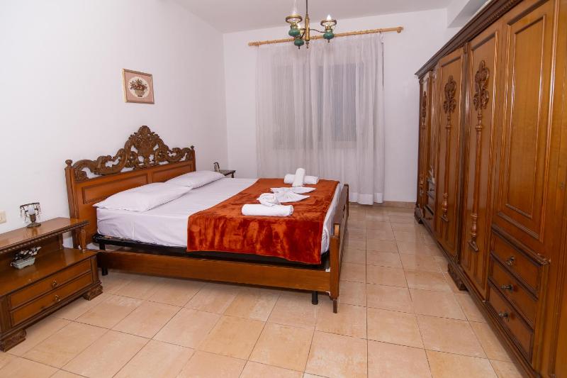 Vintage Blloku Apartment - image 4