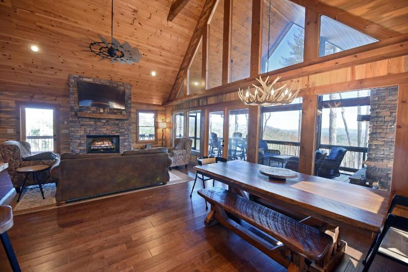 3BR Luxury Cabin • Hot Tub Game Room & Views - image 11