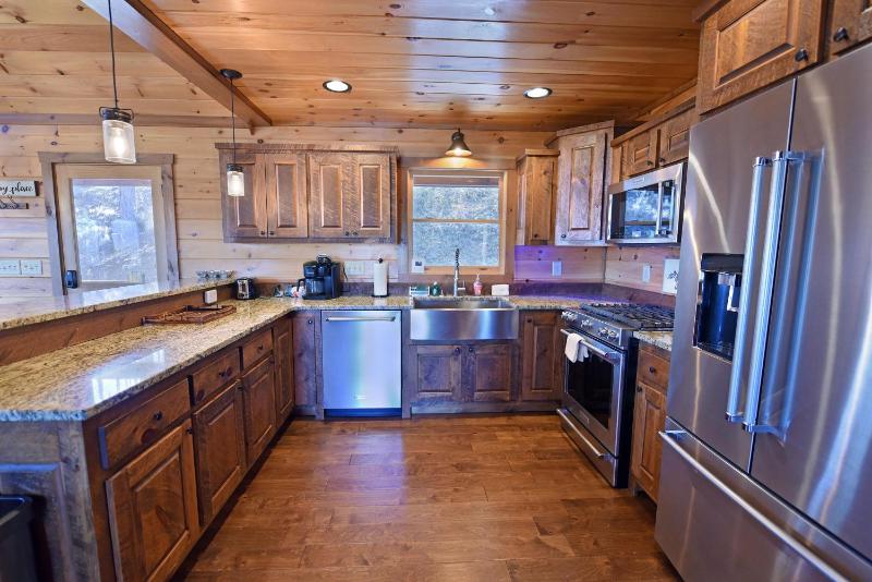 3BR Luxury Cabin • Hot Tub Game Room & Views - image 46