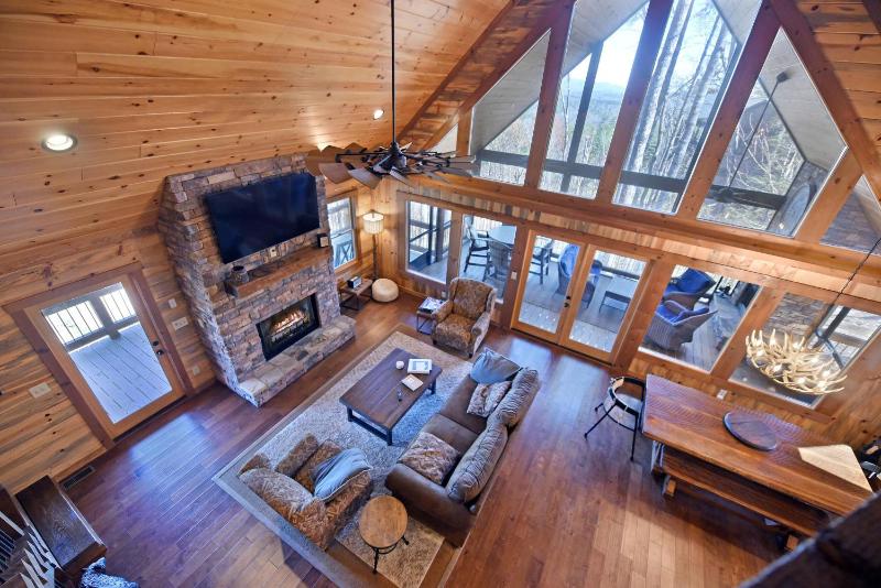 3BR Luxury Cabin • Hot Tub Game Room & Views - image 33