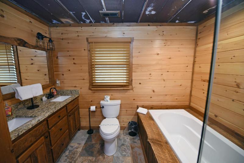 3BR Luxury Cabin • Hot Tub Game Room & Views - image 22