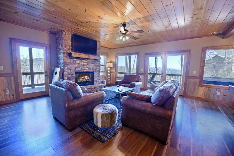 3BR Luxury Cabin • Hot Tub Game Room & Views - image 48