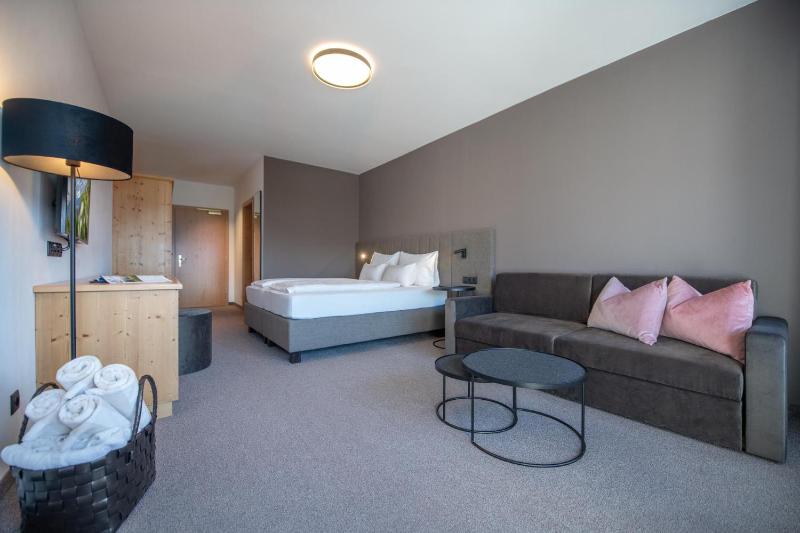 Superior Double Room image 3
