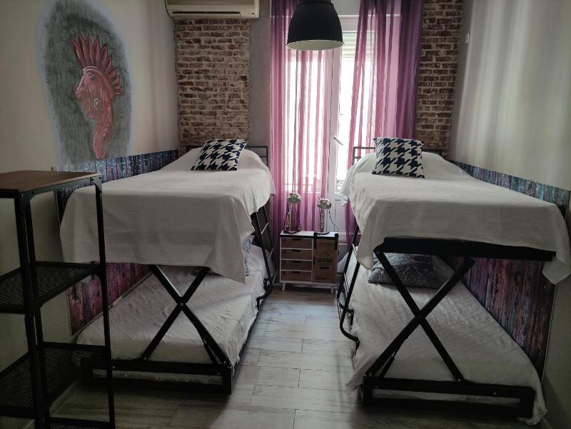 Quadruple Room with Private Bathroom image 4