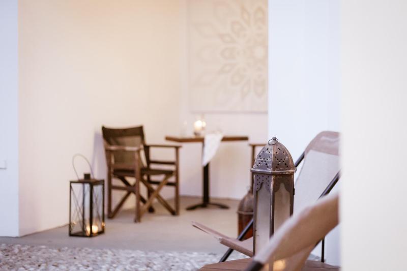 Utopia Luxury Suites - Old Town - image 12