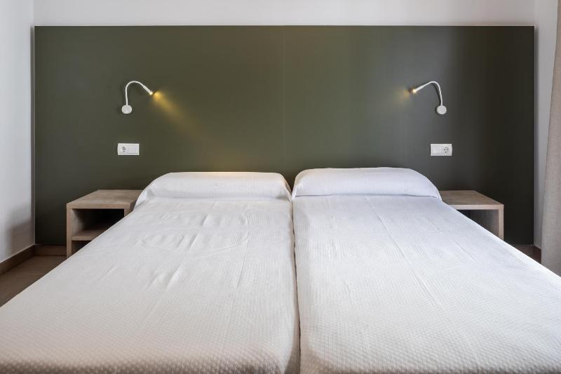 Superior Double Room image 4