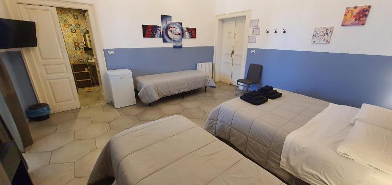 Triple Room with Balcony image 3