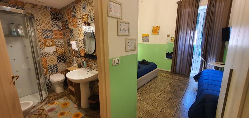 Double Room with Balcony image 3