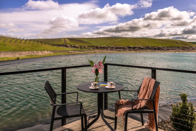 Bungalow - Water Front  image 4