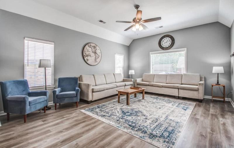 The Crievewood Cove- North Memphis- Images