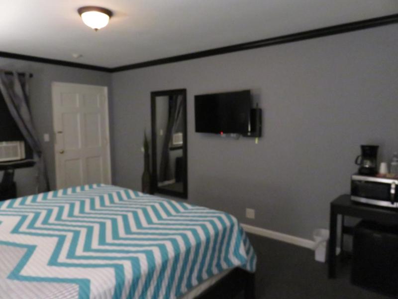 Deluxe King Room image 3