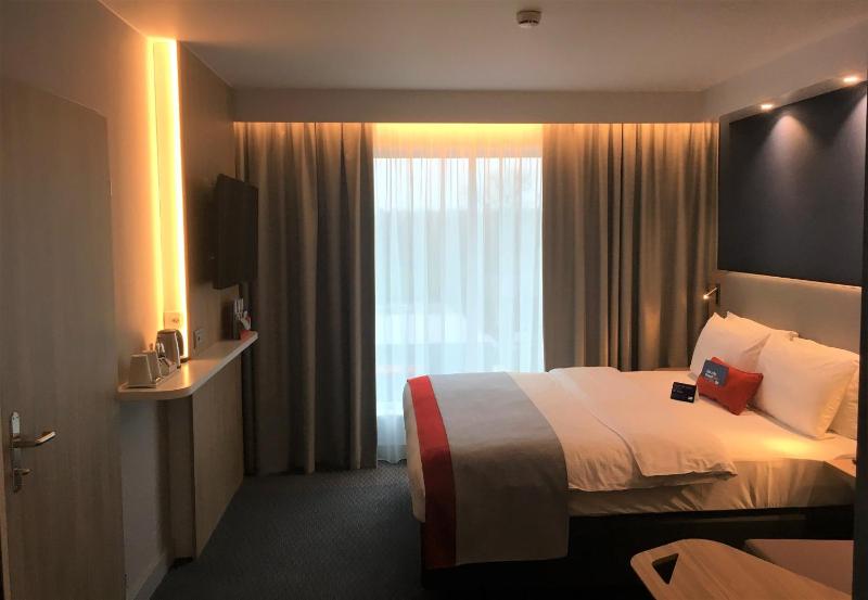 Standard Double Room with Sofa Bed image 2