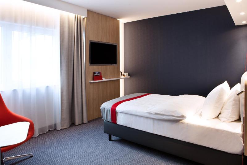 Standard Single Room - Disability Access image 2