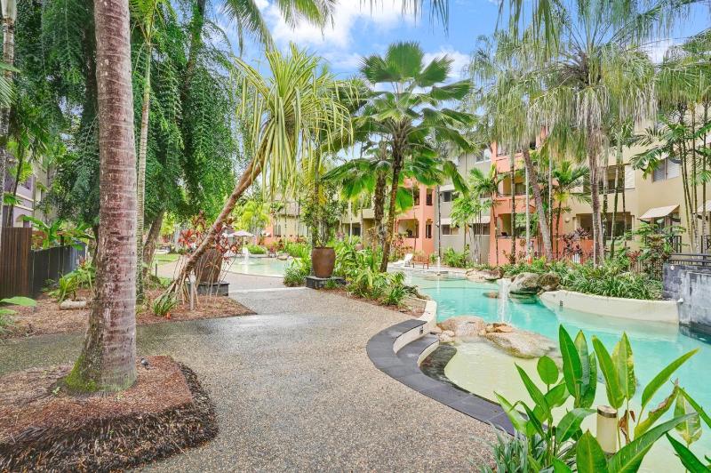 Resort Apartment with 9 Pools & Spa Cairns One - image 5
